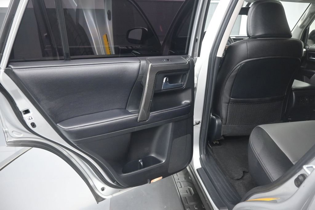 Used 2018 Toyota 4Runner SR5 Premium RWD image 11