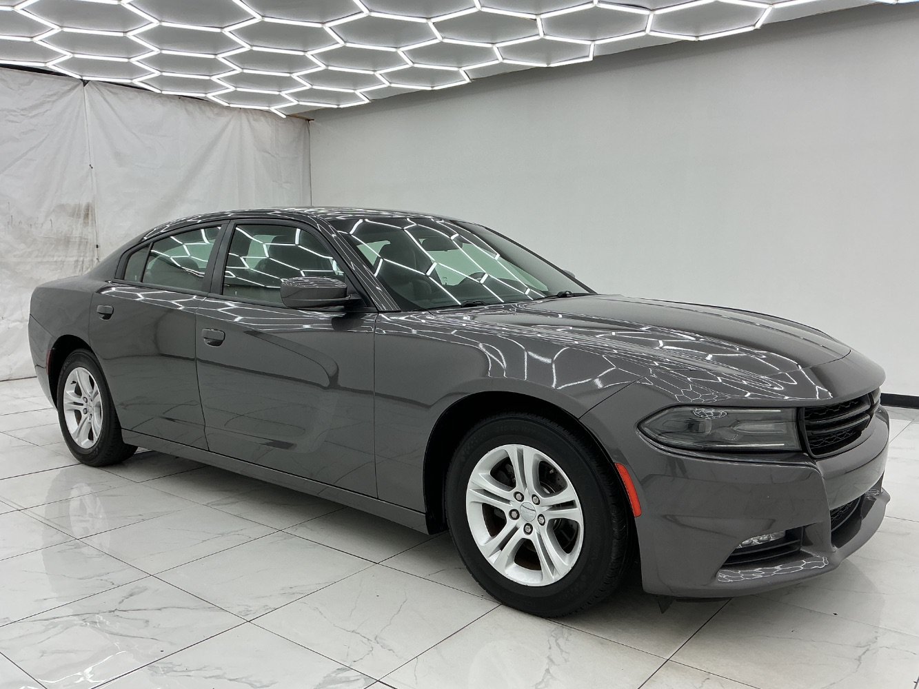 Used 2020 Dodge Charger SXT w/ Leather Interior Group RWD image 7