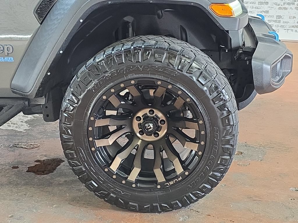 Used 2022 Jeep Wrangler Unlimited Rubicon 4xe AWD/4WD image 7