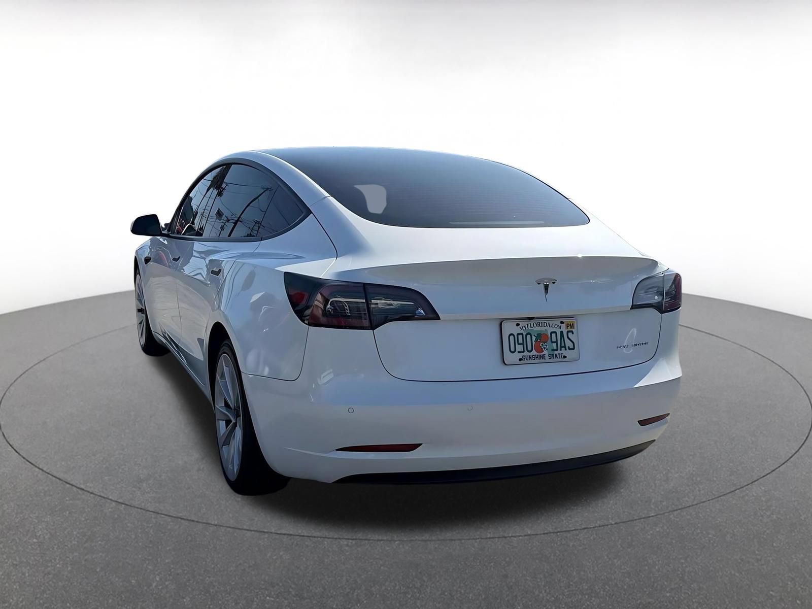 Used 2022 Tesla Model 3 Long Range AWD/4WD image 3