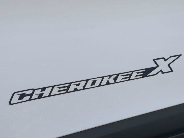 Certified 2022 Jeep Cherokee Latitude w/ Sun & Sound Group AWD/4WD image 13