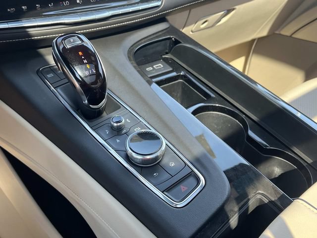 Certified 2024 Cadillac Escalade Premium Luxury w/ LPO, Floor Liner Package AWD/4WD image 24