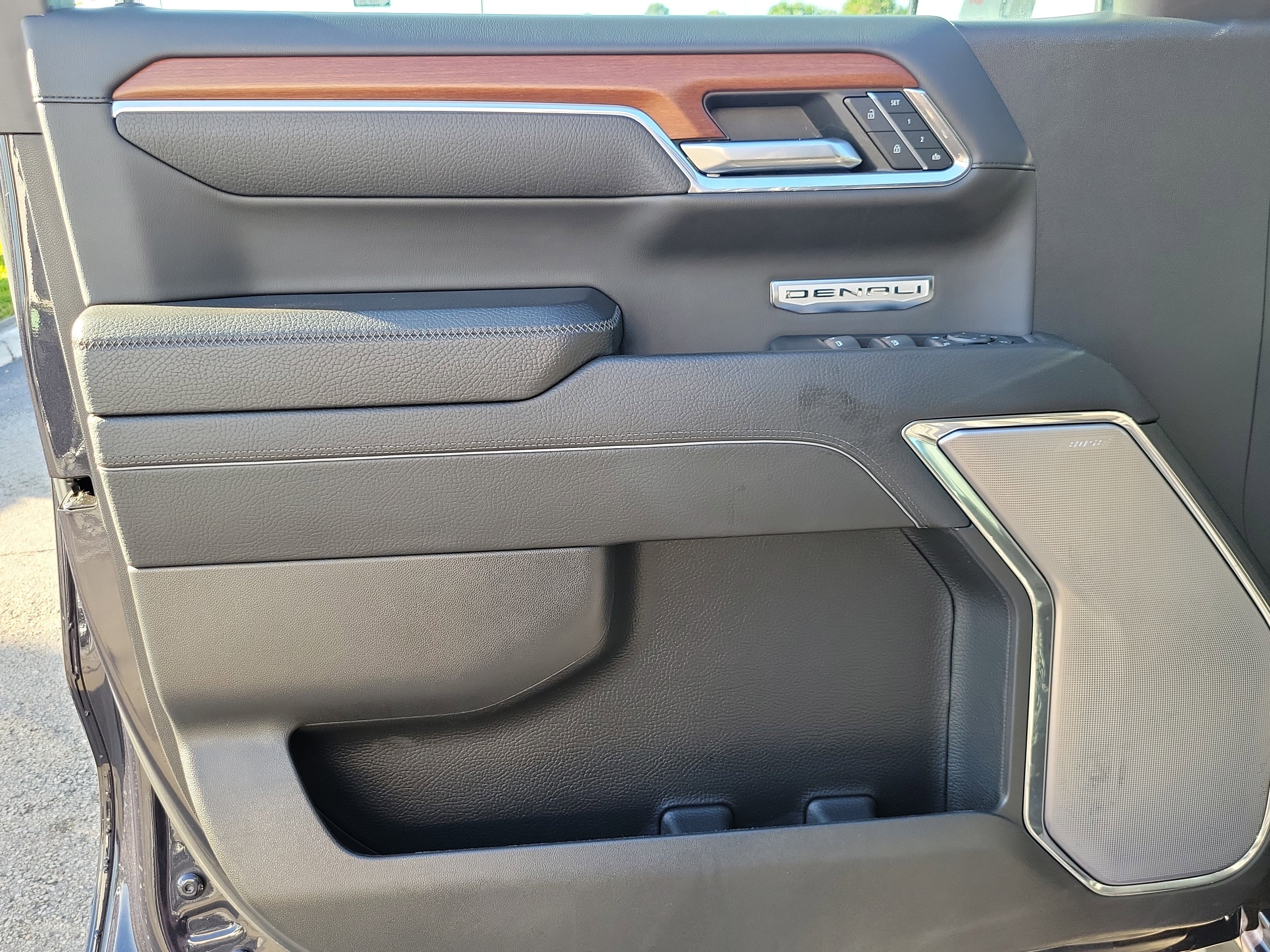 Used 2023 GMC Sierra 1500 Denali w/ Denali Reserve Package image 23