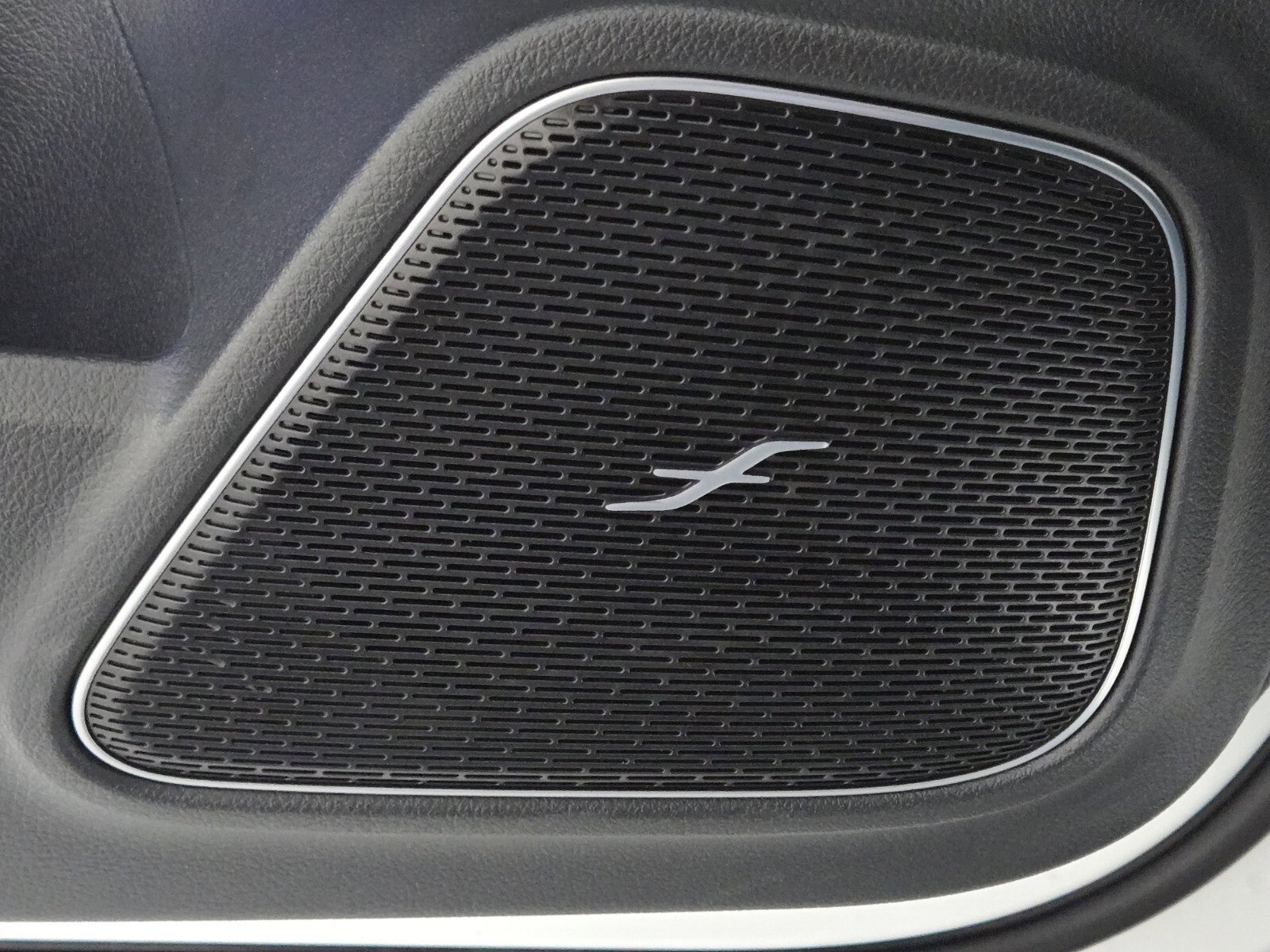 Used 2025 Mercedes-Benz GLB 250 image 22