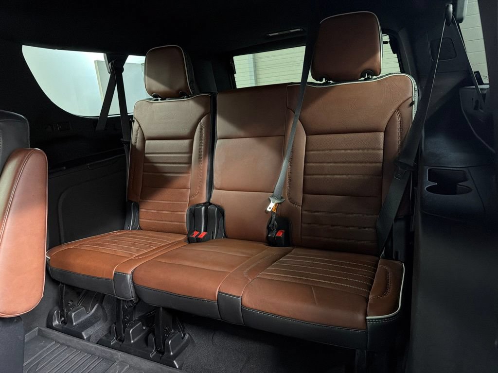Used 2023 GMC Yukon XL Denali Ultimate AWD/4WD image 33