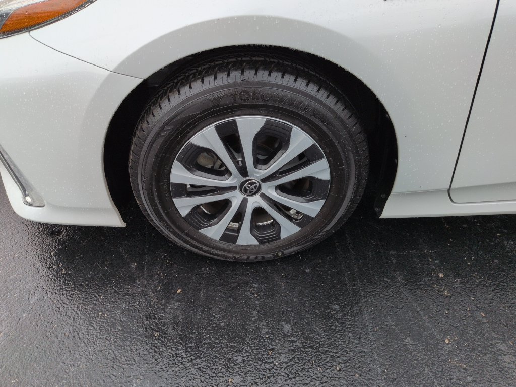 Certified 2022 Toyota Prius Prime XLE FWD image 27
