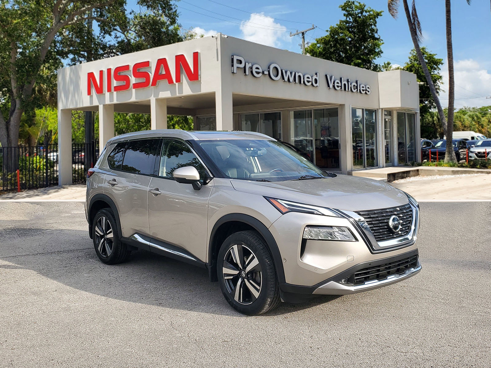 Certified 2021 Nissan Rogue Platinum image 3