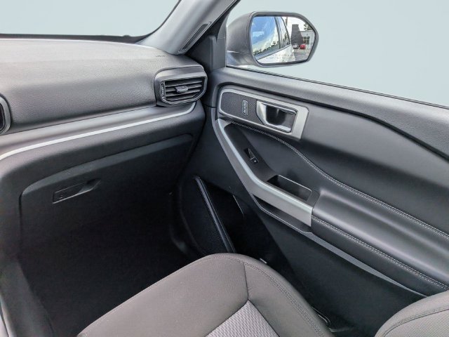 Used 2023 Ford Explorer XLT RWD image 17