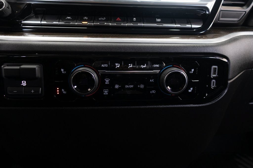 Used 2025 Chevrolet Silverado 1500 LT RWD image 32