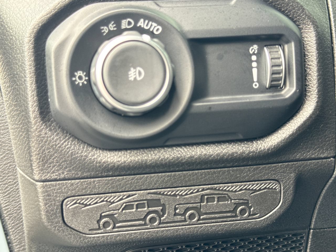 Used 2024 Jeep Wrangler Unlimited Sport AWD/4WD image 15