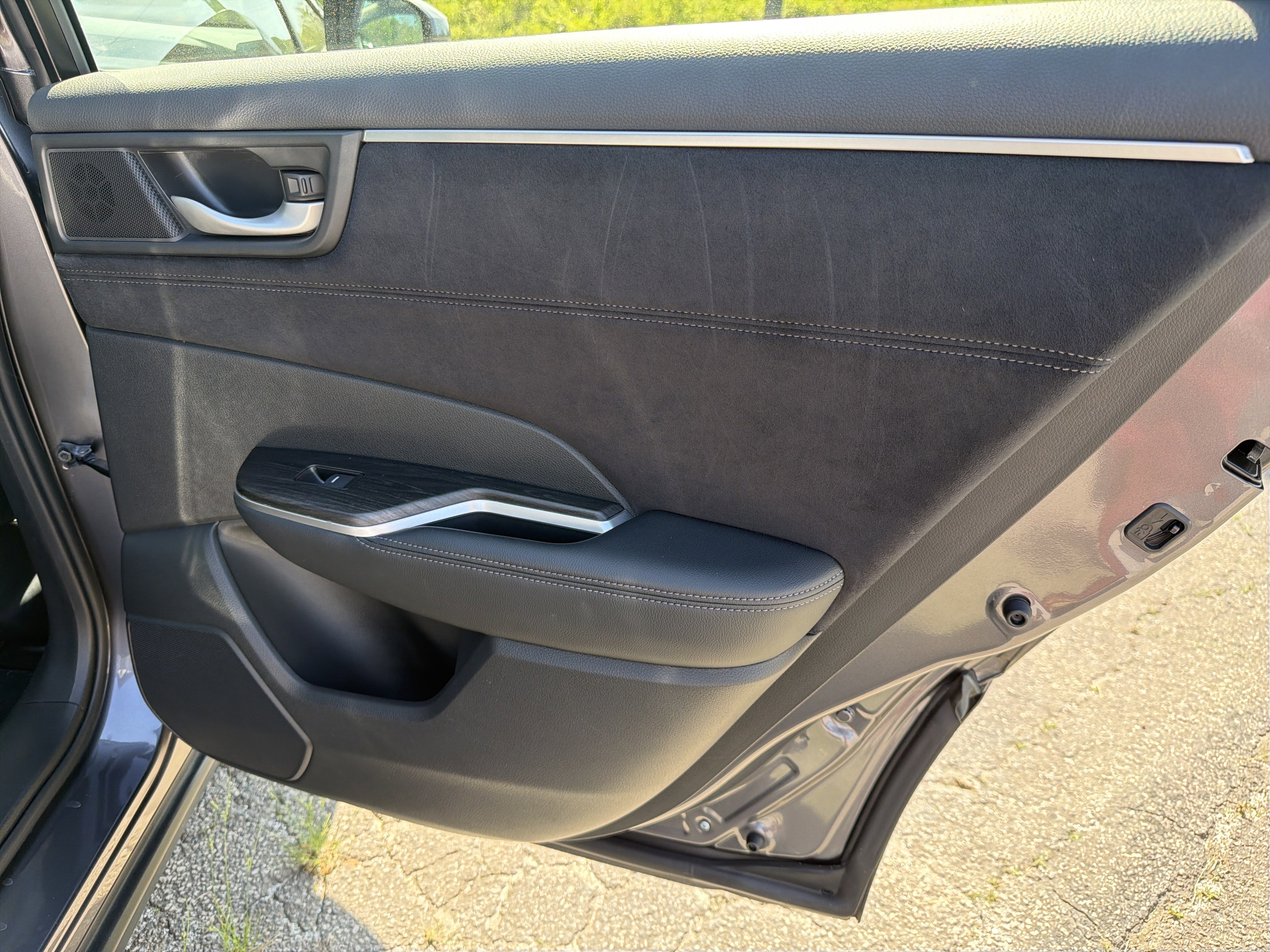 Used 2018 Honda Clarity Touring image 17