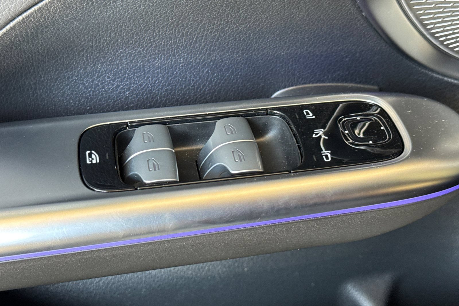 Used 2025 Mercedes-Benz C 300 4MATIC Sedan image 13