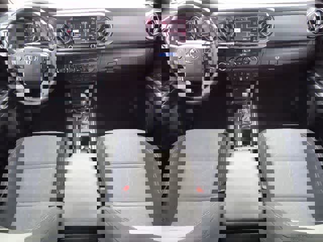 Used 2021 Toyota Tacoma TRD Off-Road w/ Technology Package image 12