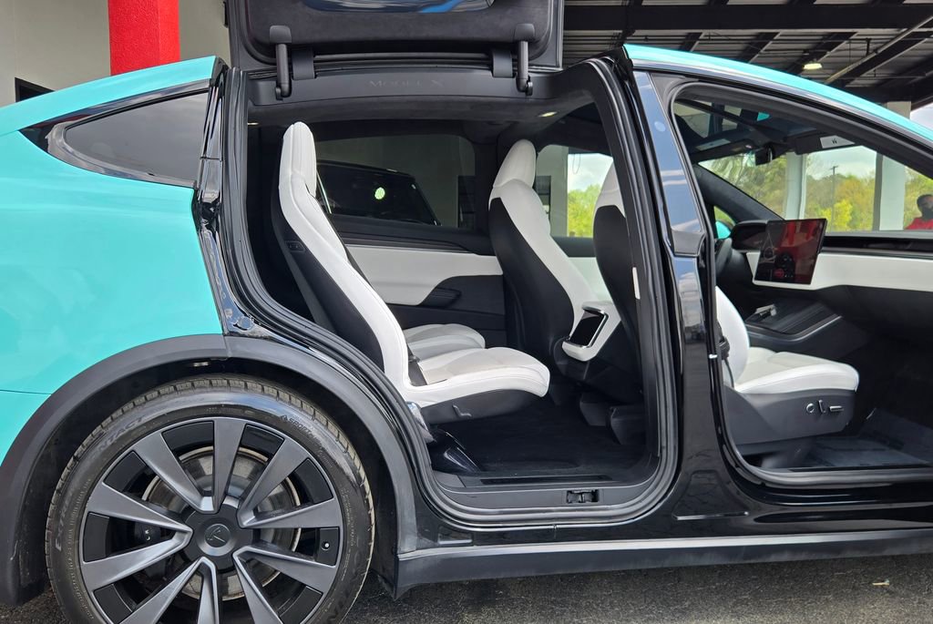 Used 2022 Tesla Model X Plaid image 17