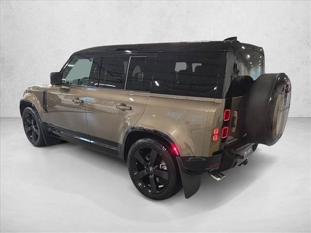Used 2025 Land Rover Defender 110 X-Dynamic SE AWD/4WD image 7