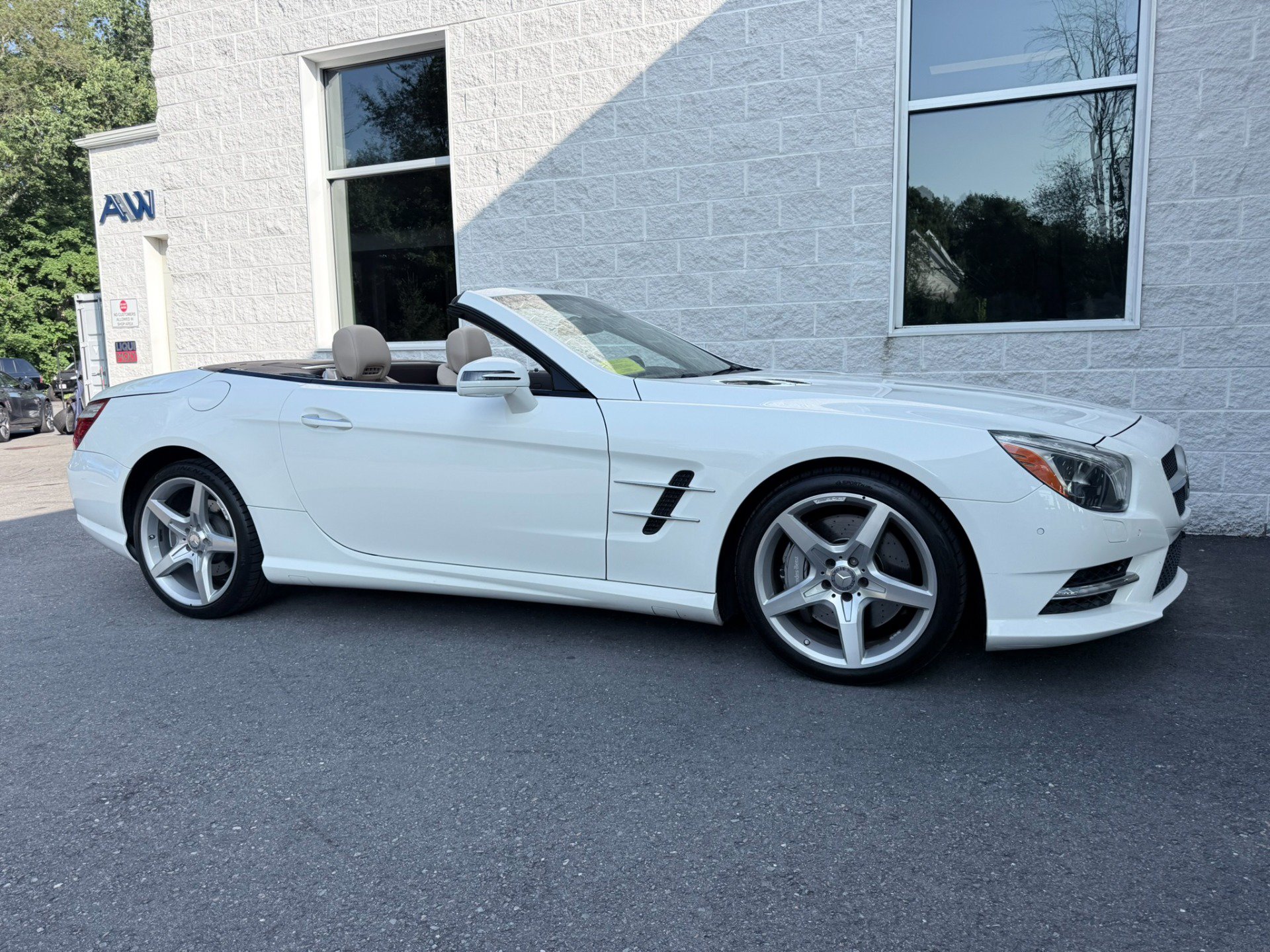 Used 2015 Mercedes-Benz SL 550 image 39
