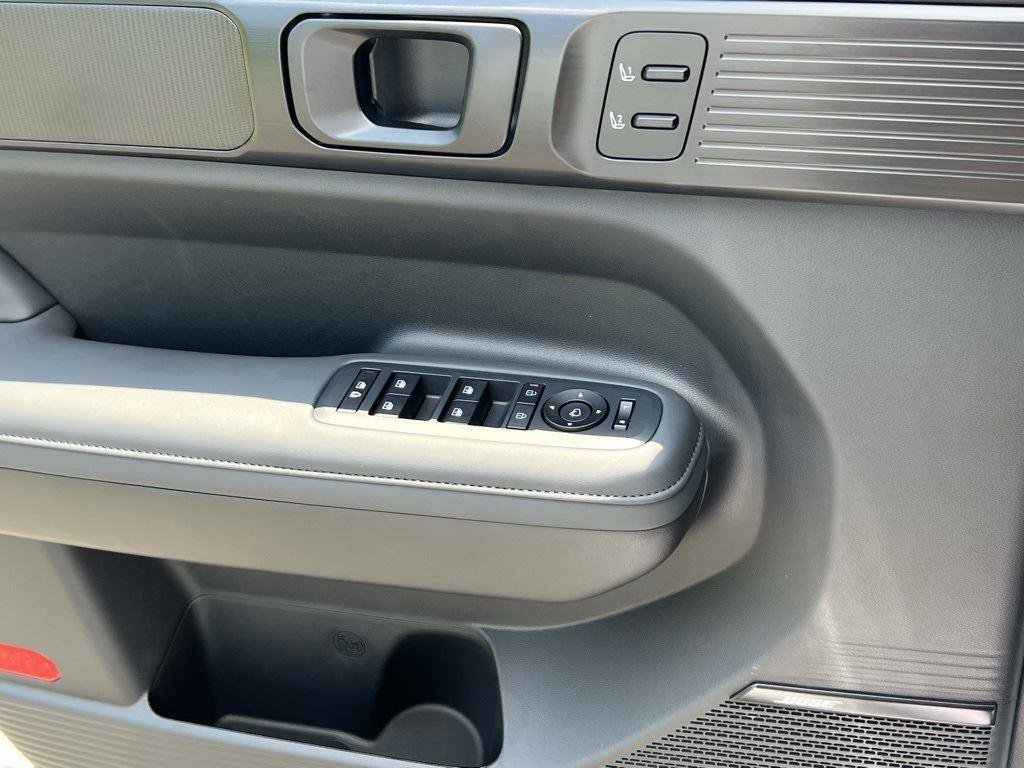 New 2025 Hyundai Santa Fe Calligraphy image 17