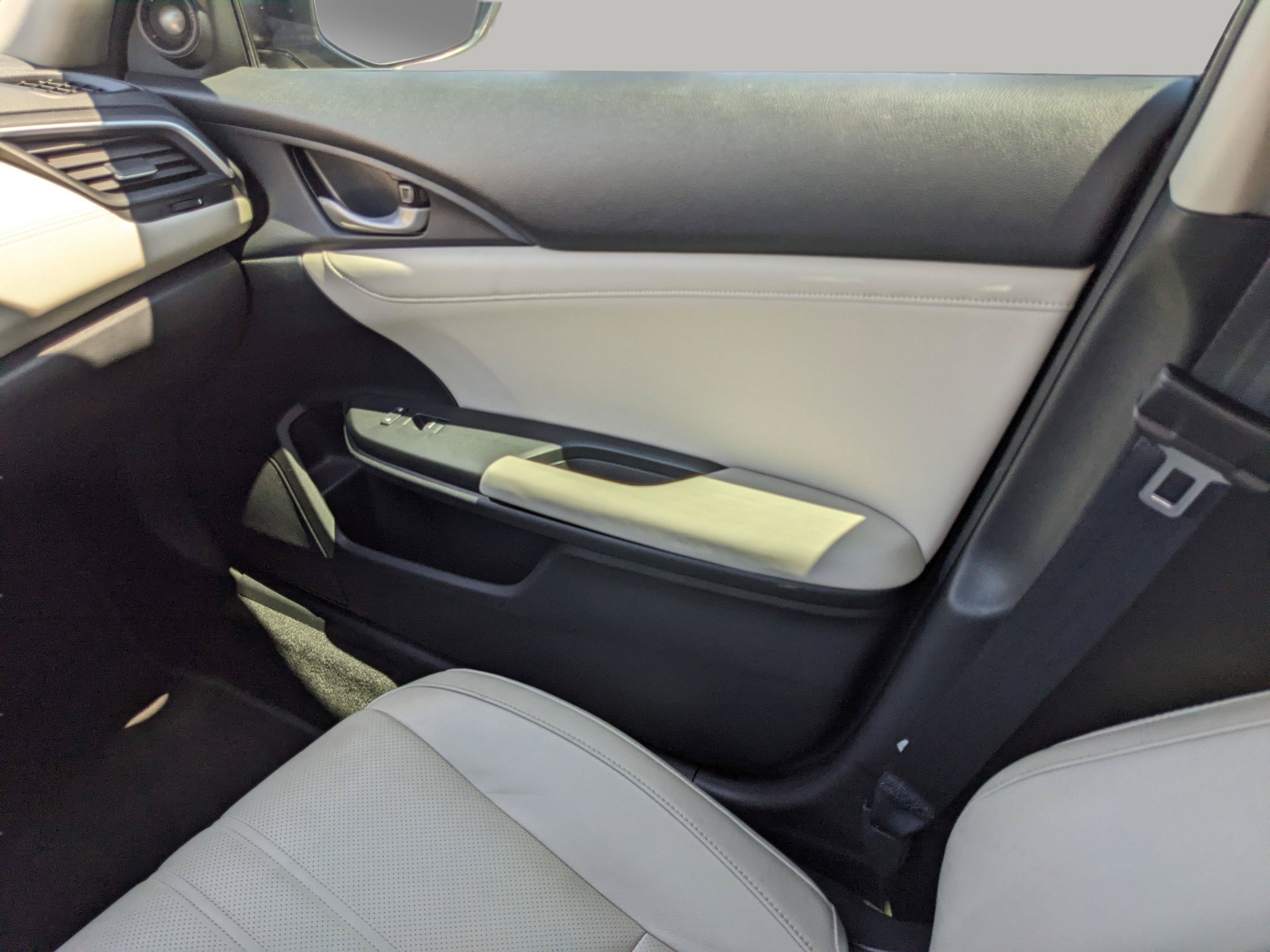 Used 2020 Honda Insight Touring image 16