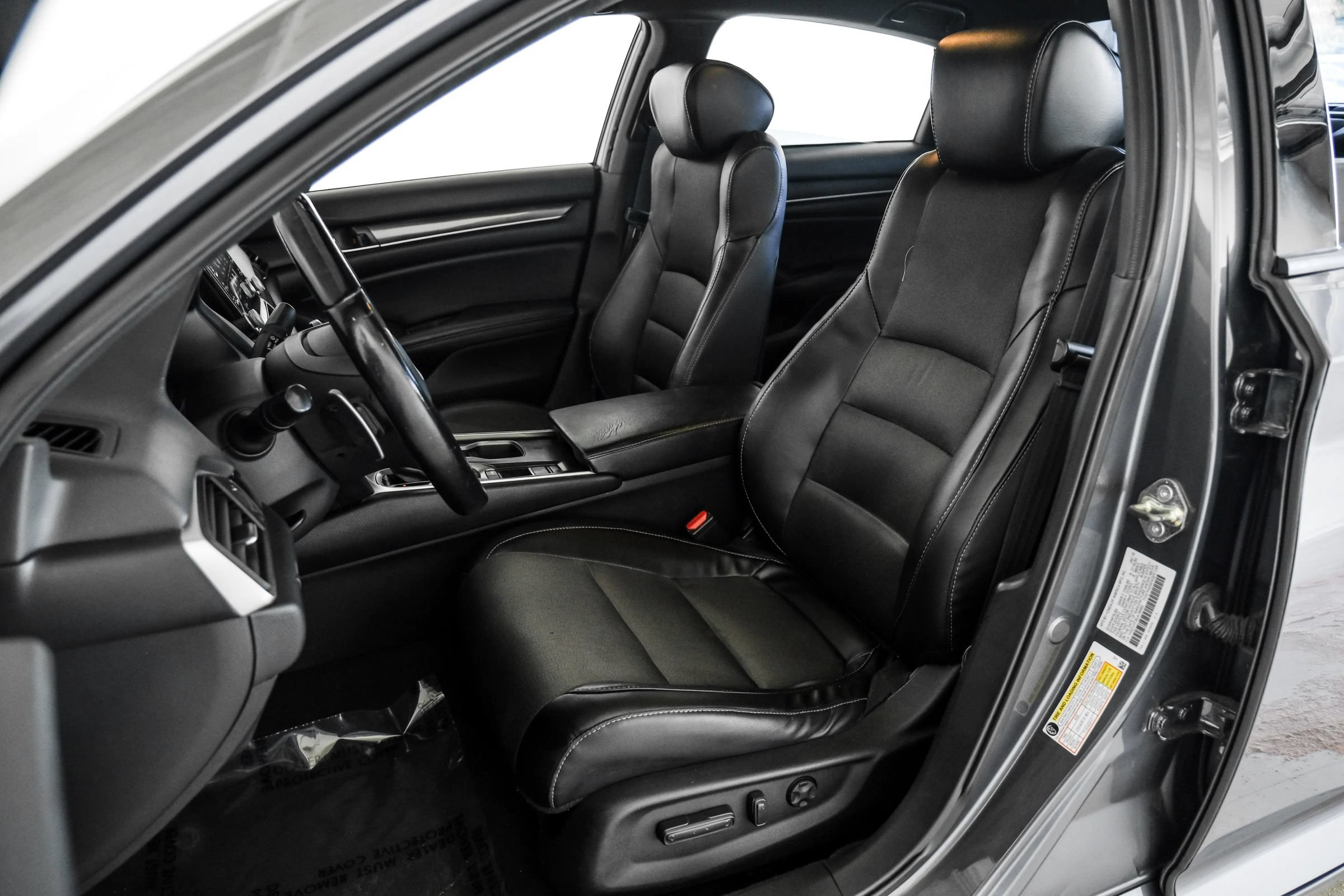 Used 2018 Honda Accord Sport image 23