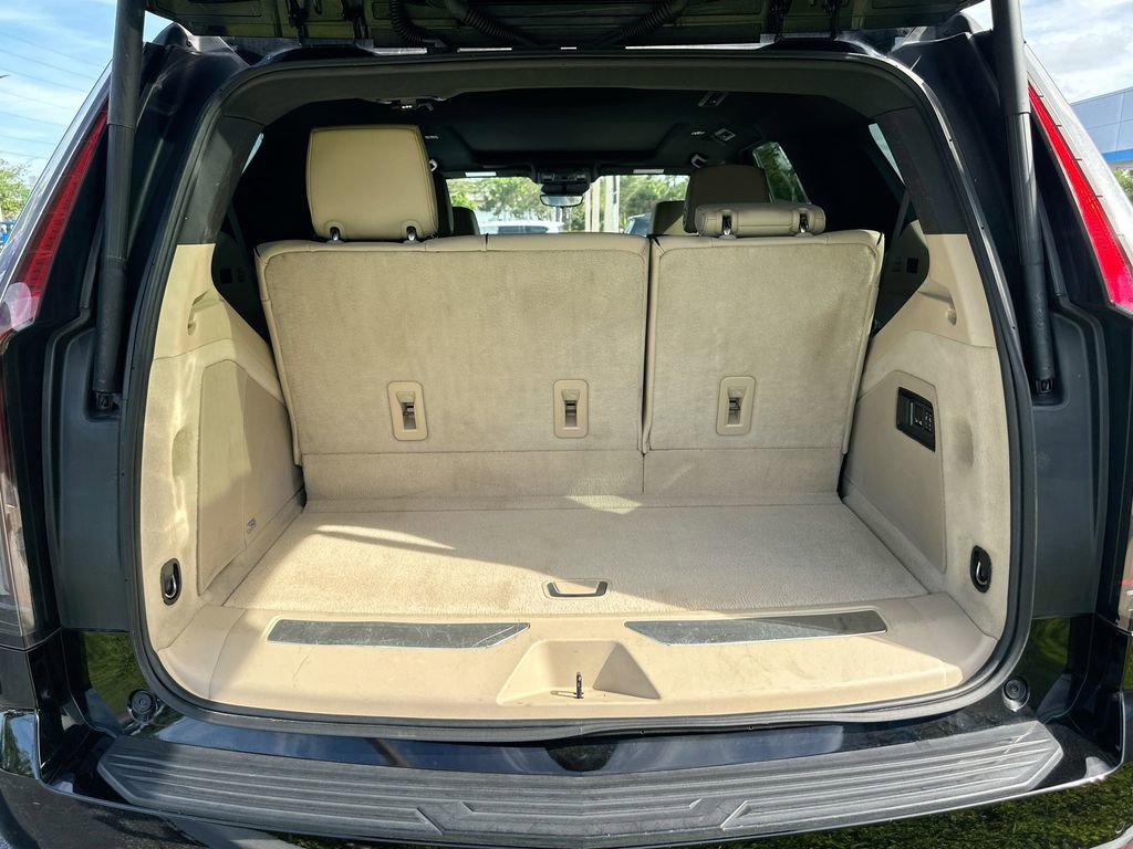 Used 2023 Cadillac Escalade Premium Luxury w/ Performance Package AWD/4WD image 25