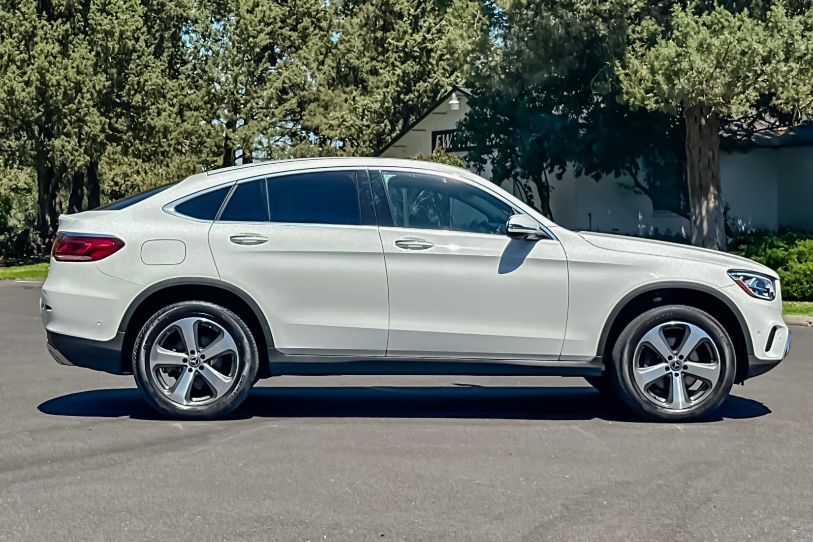 Used 2023 Mercedes-Benz GLC 300 4MATIC Coupe image 3