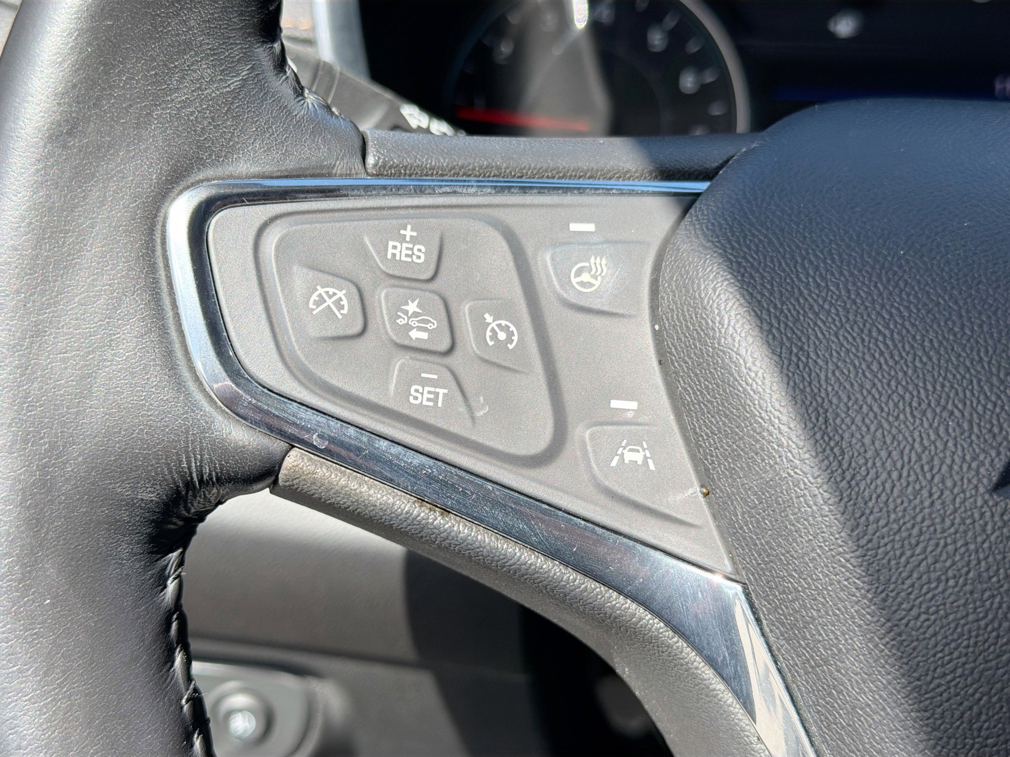 Used 2020 Chevrolet Equinox Premier image 30