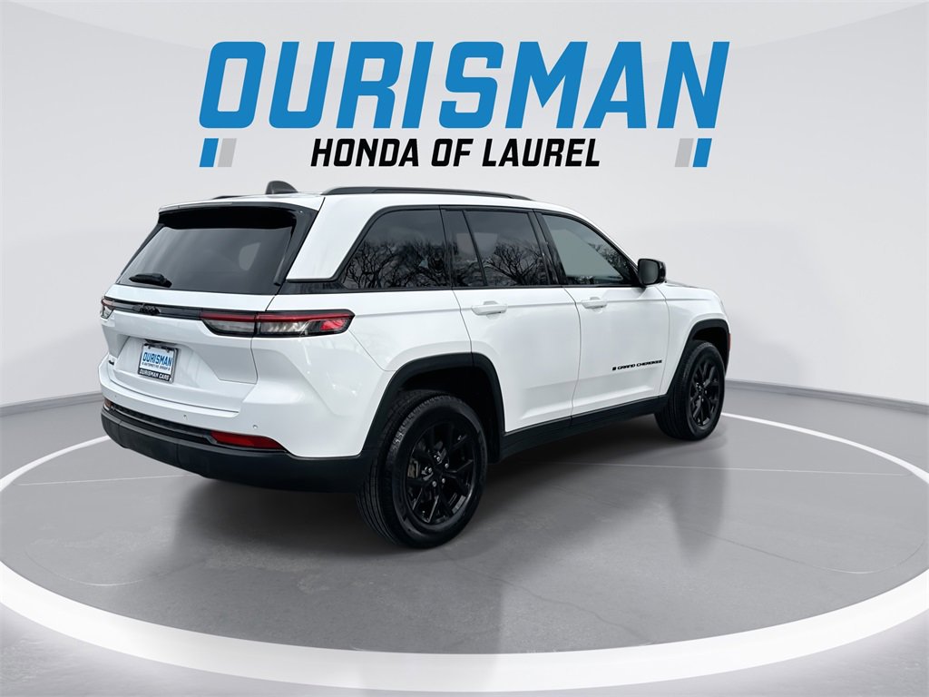 Used 2024 Jeep Grand Cherokee Altitude image 8