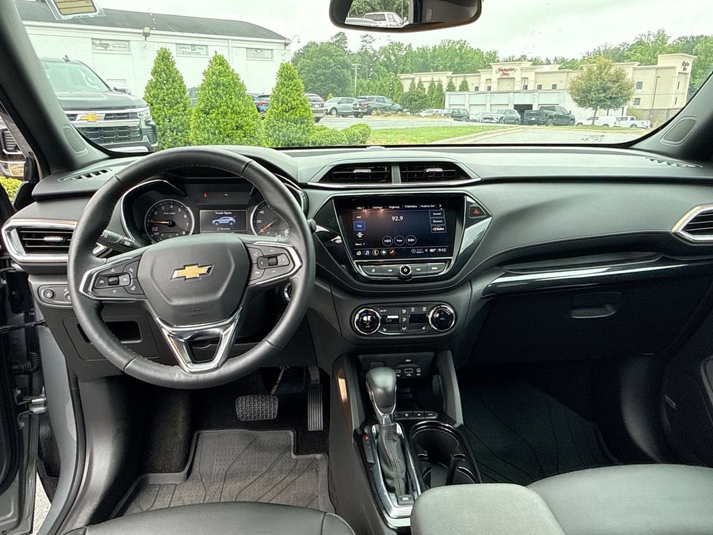 Certified 2023 Chevrolet TrailBlazer ACTIV w/ Sun and Liftgate Package AWD/4WD image 8