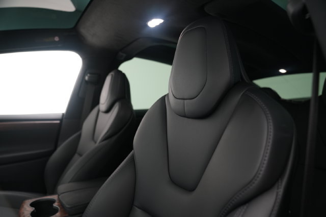 Used 2018 Tesla Model X 75D AWD/4WD image 26
