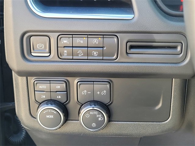 Used 2023 Chevrolet Tahoe Z71 w/ Luxury Package image 20