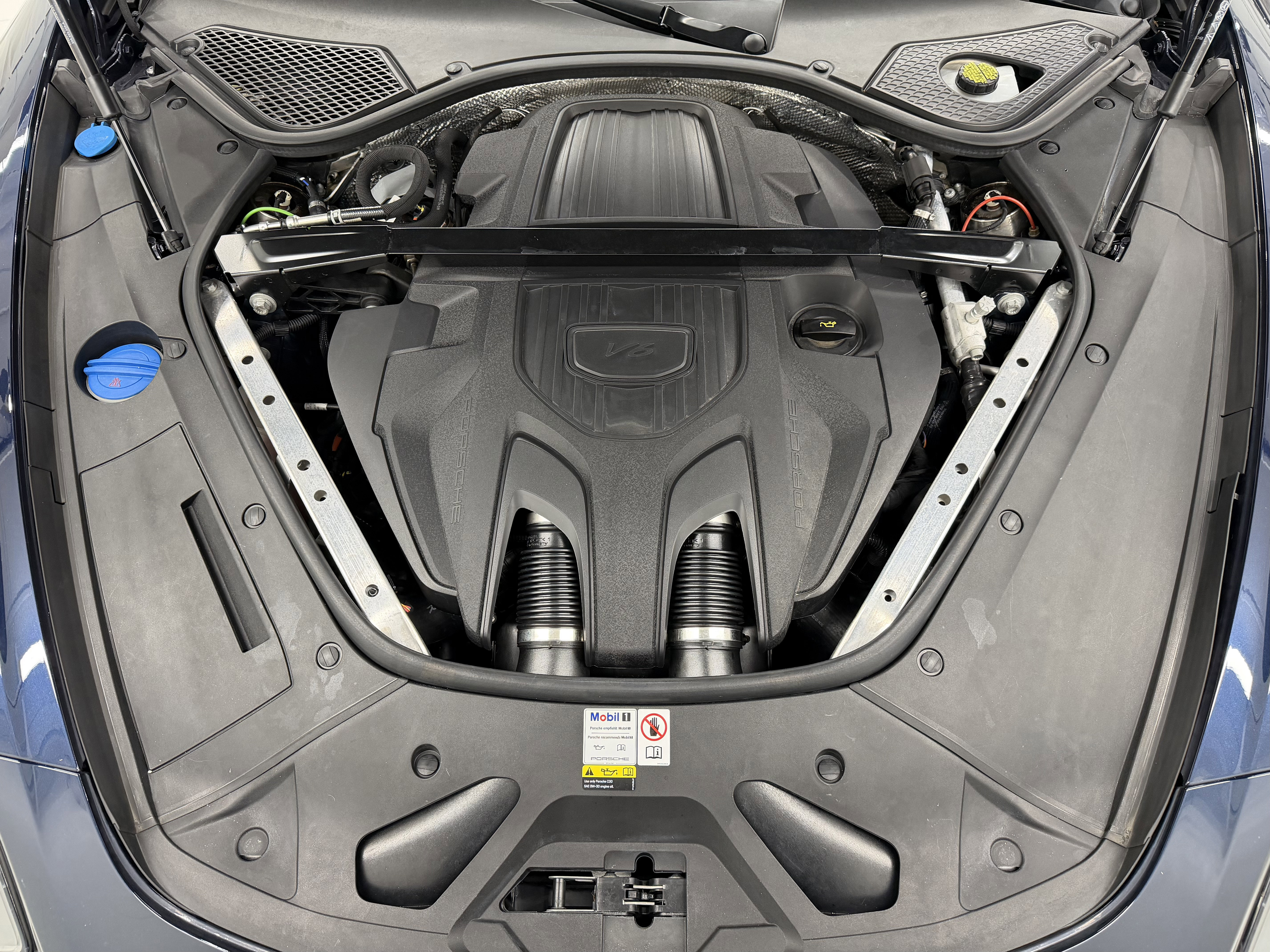 Certified 2023 Porsche Panamera 4 Platinum Edition image 61