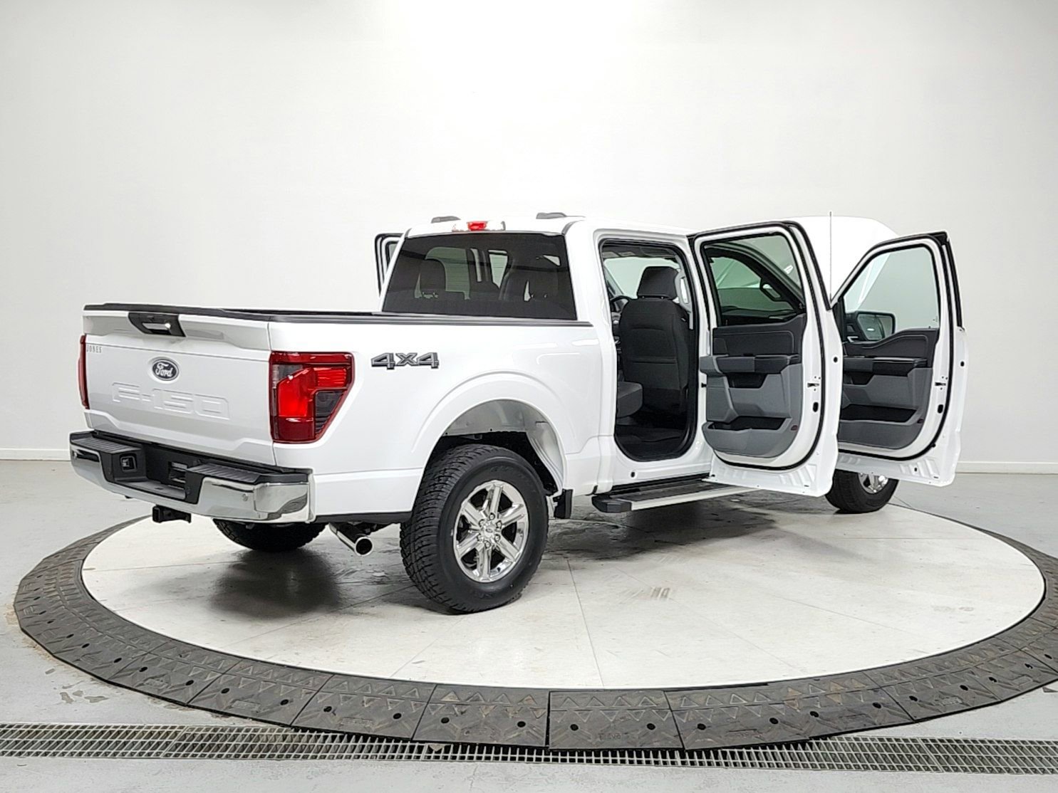 Used 2024 Ford F150 XLT w/ Mobile Office Package image 15