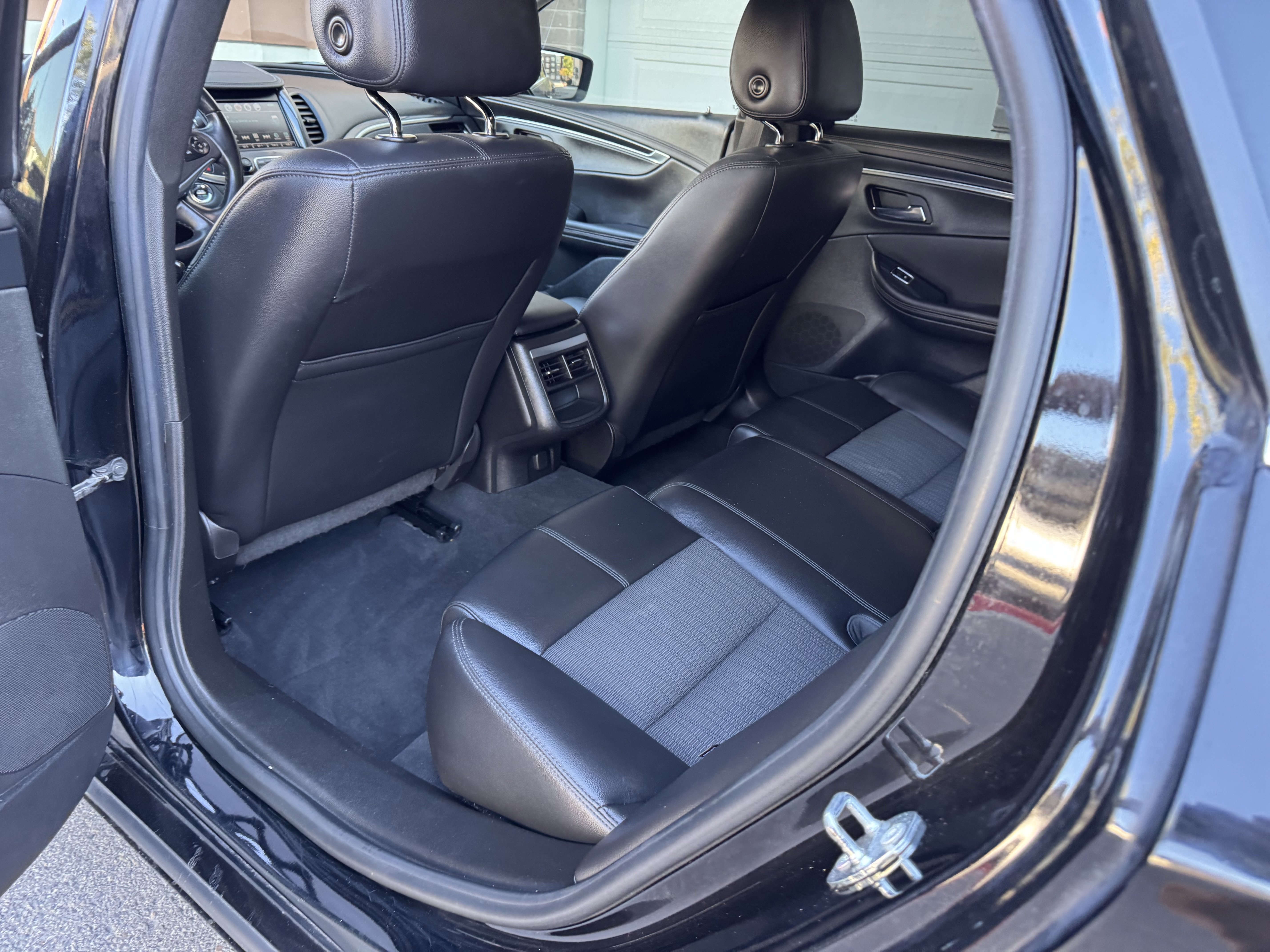 Used 2018 Chevrolet Impala LT image 25