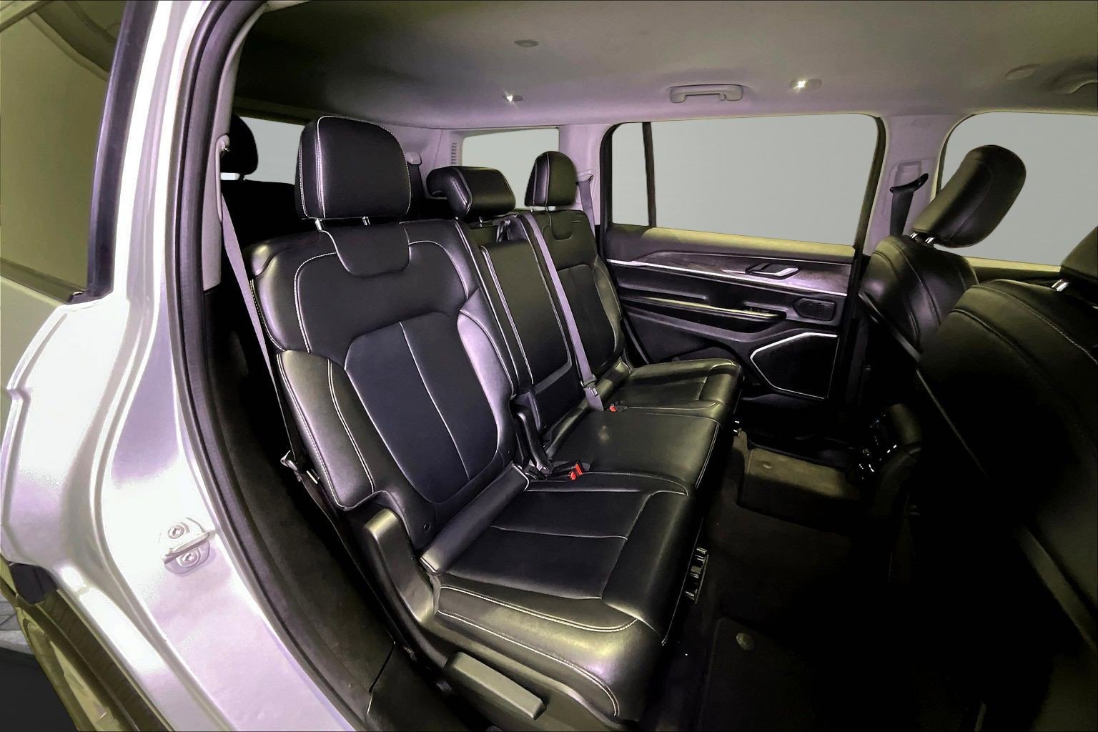 Used 2022 Jeep Grand Cherokee L Limited w/ MOPAR Finishing Package AWD/4WD image 25