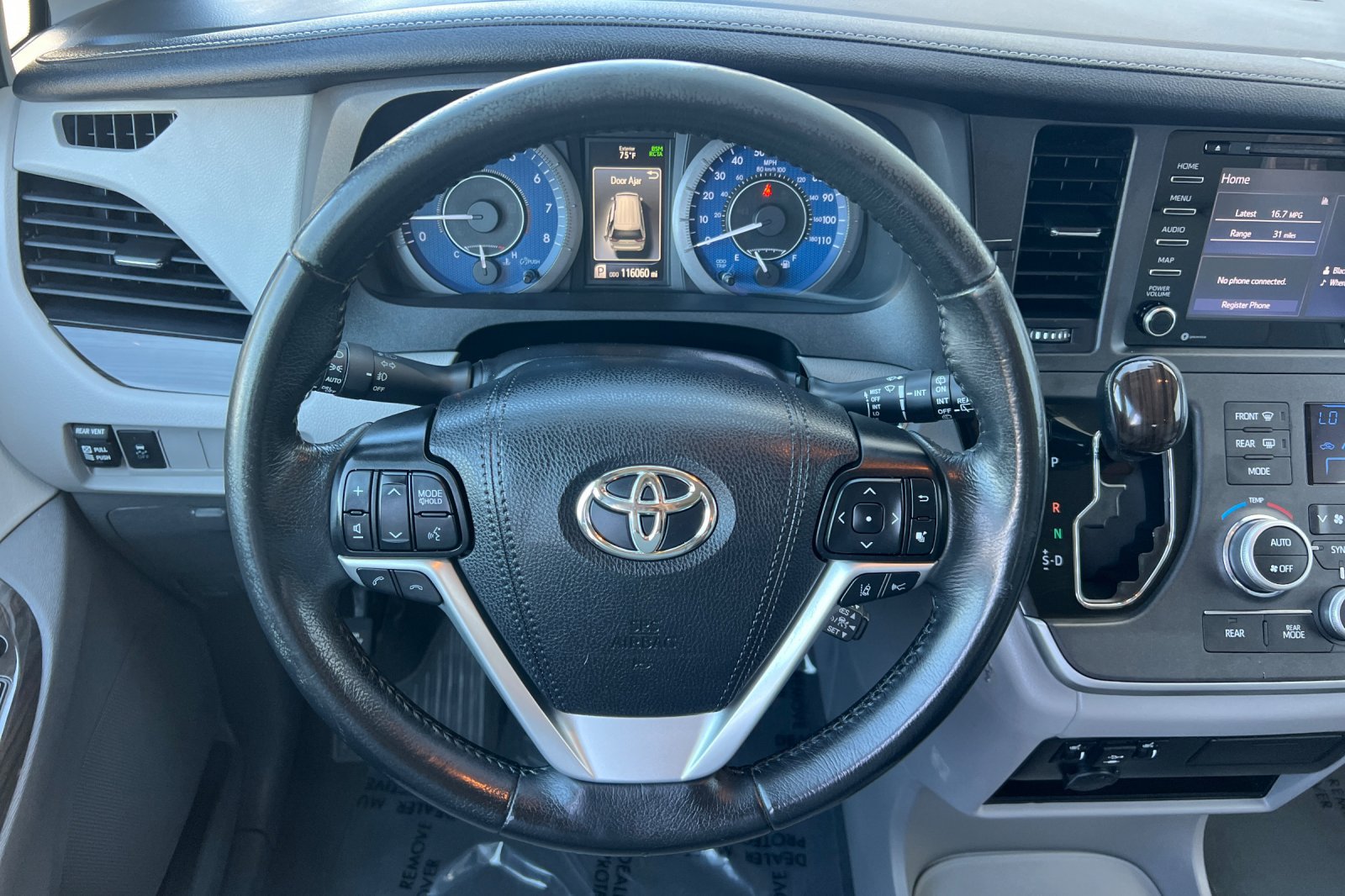 Used 2020 Toyota Sienna XLE FWD image 16