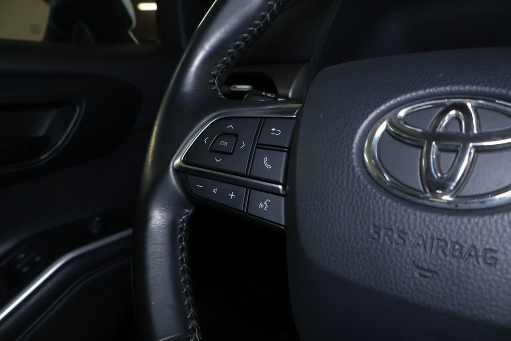 Used 2021 Toyota Highlander LE image 22