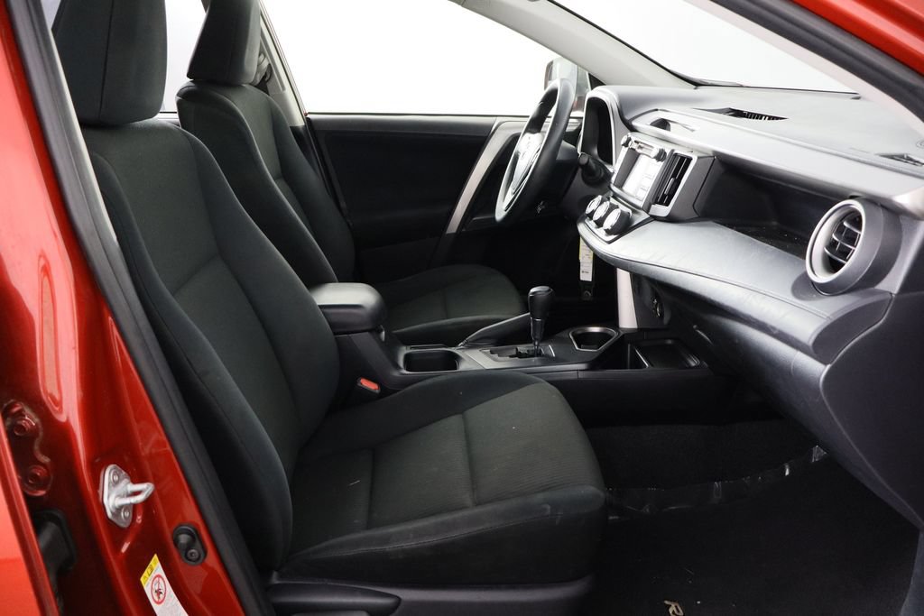 Used 2017 Toyota RAV4 LE FWD image 18