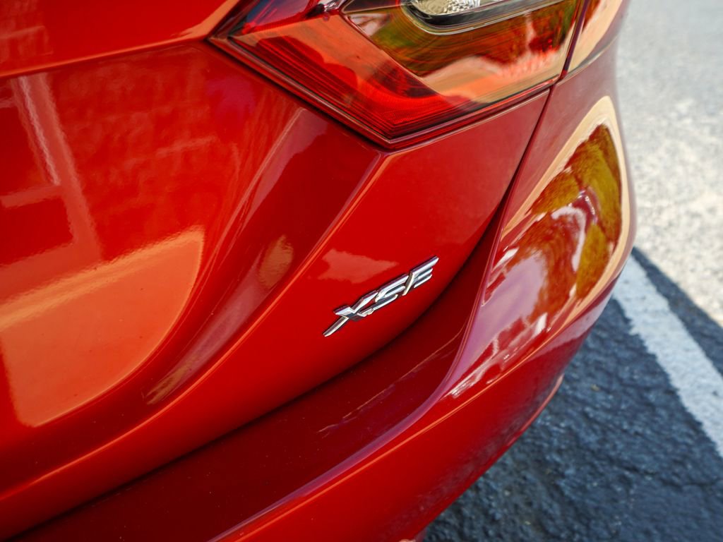 Used 2022 Toyota Camry XSE image 3