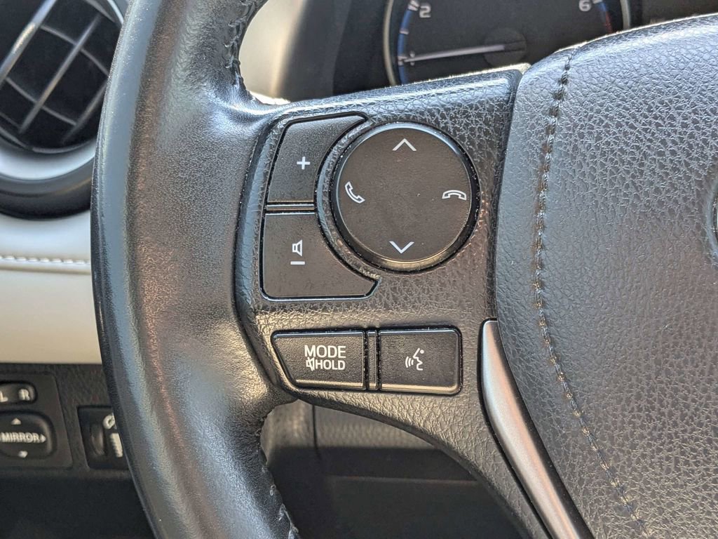 Used 2018 Toyota RAV4 XLE AWD/4WD image 21