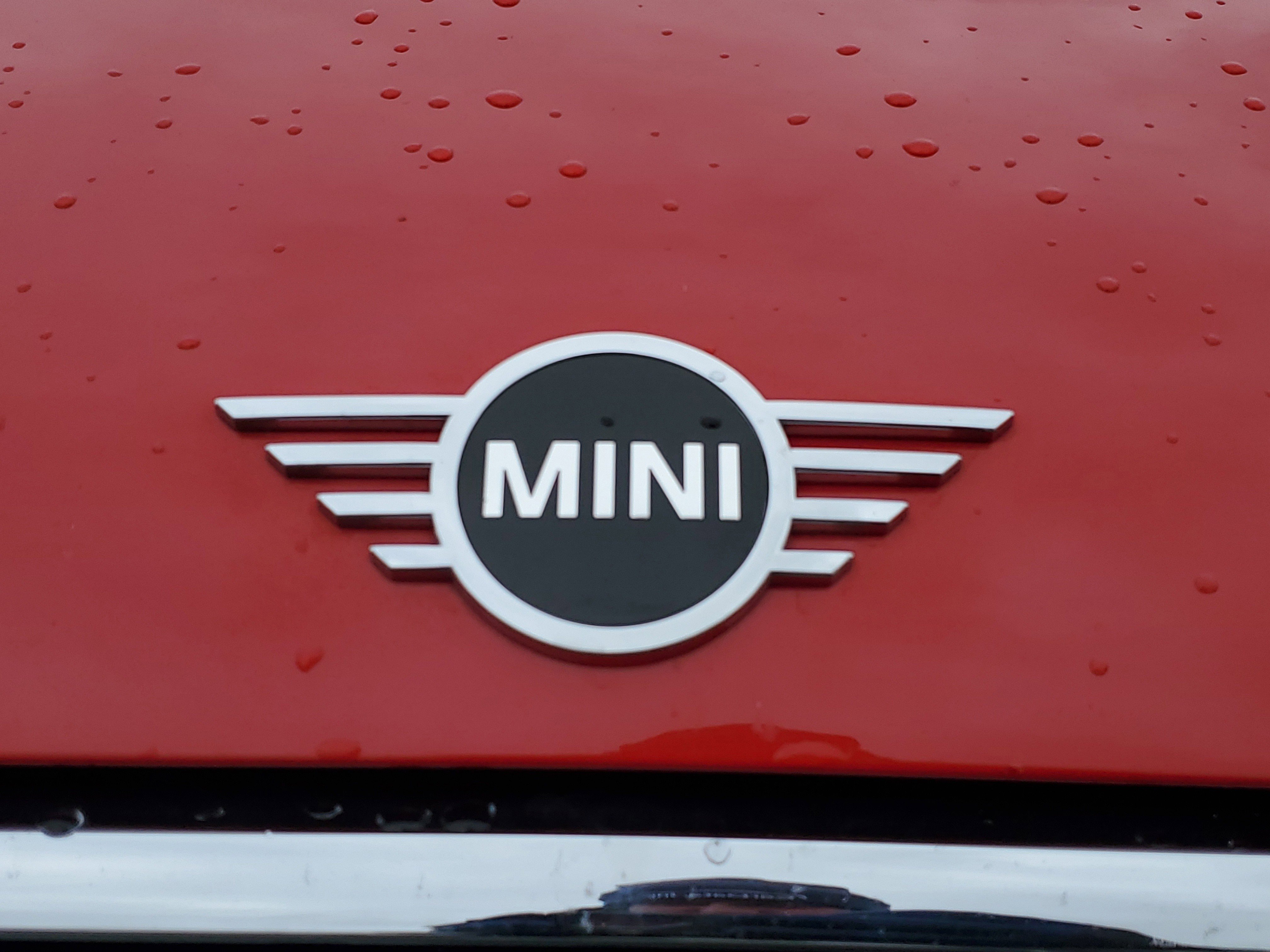 Used 2021 MINI Cooper 2-Door Hardtop image 9