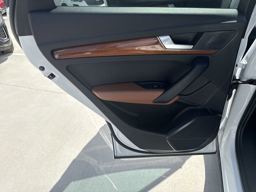 Used 2021 Audi Q5 2.0T Premium w/ Convenience Package image 23