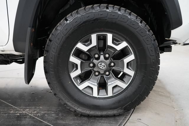 Used 2020 Toyota Tacoma TRD Off-Road w/ Technology Package AWD/4WD image 14