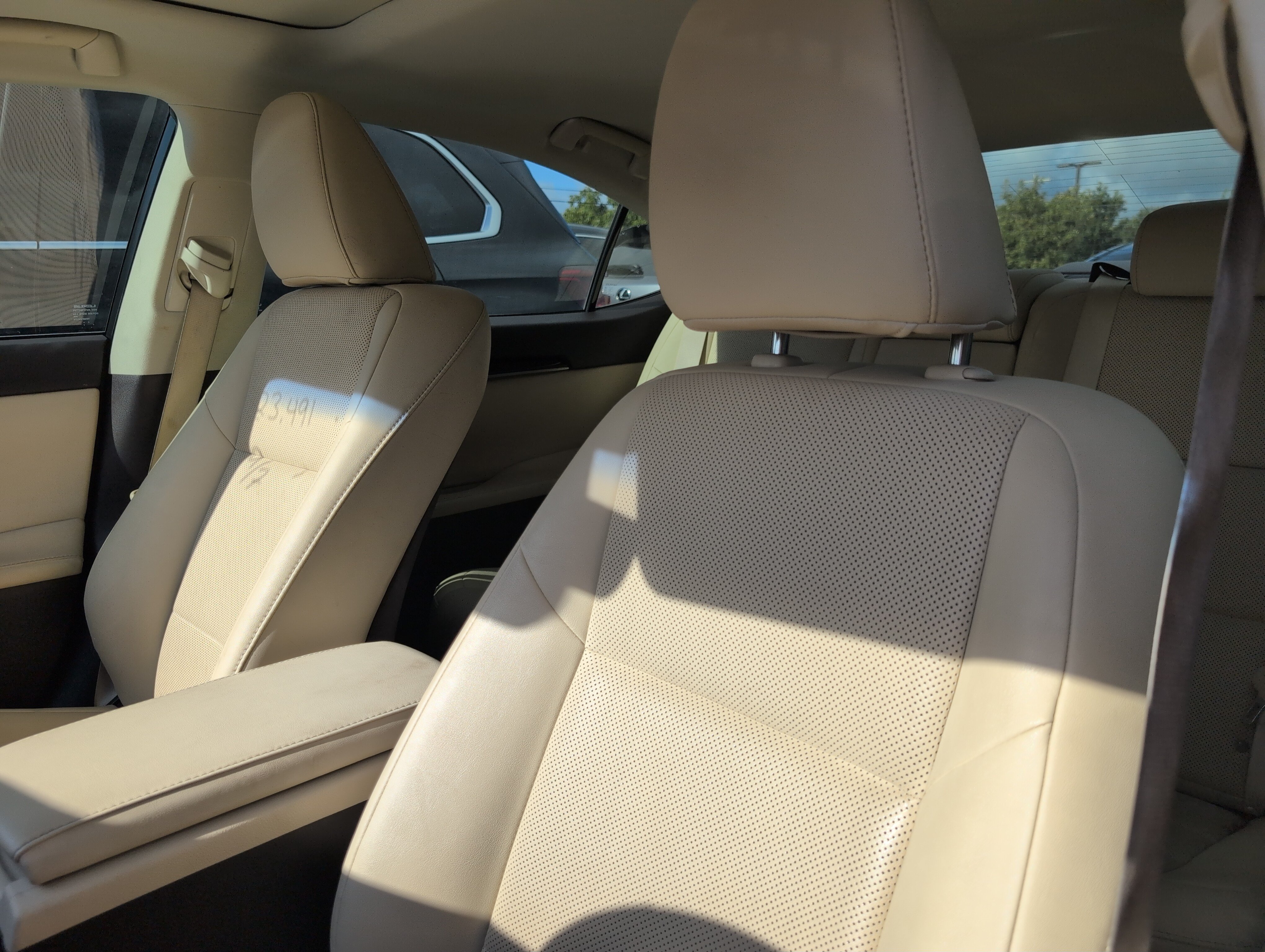 Used 2016 Lexus ES 350 w/ Premium Package w/Wood Trim FWD image 5