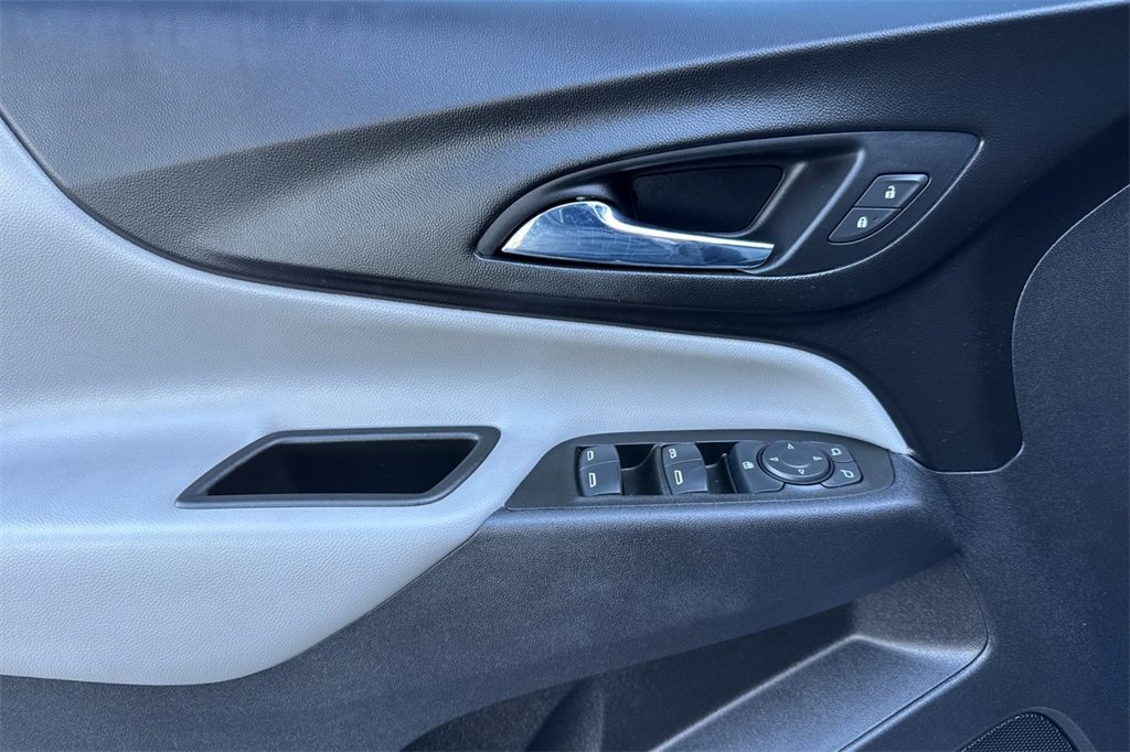 Used 2020 Chevrolet Equinox LS image 15