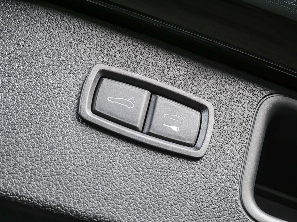 New 2026 Porsche Macan S image 33