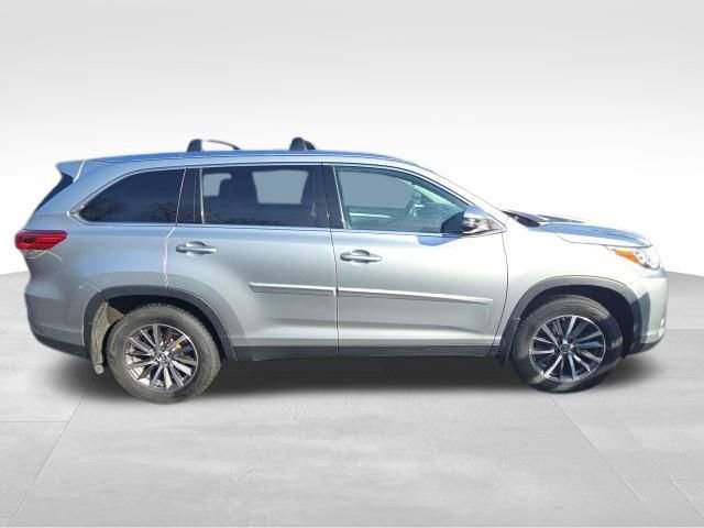 Used 2019 Toyota Highlander XLE w/ Protection Package #3 image 7