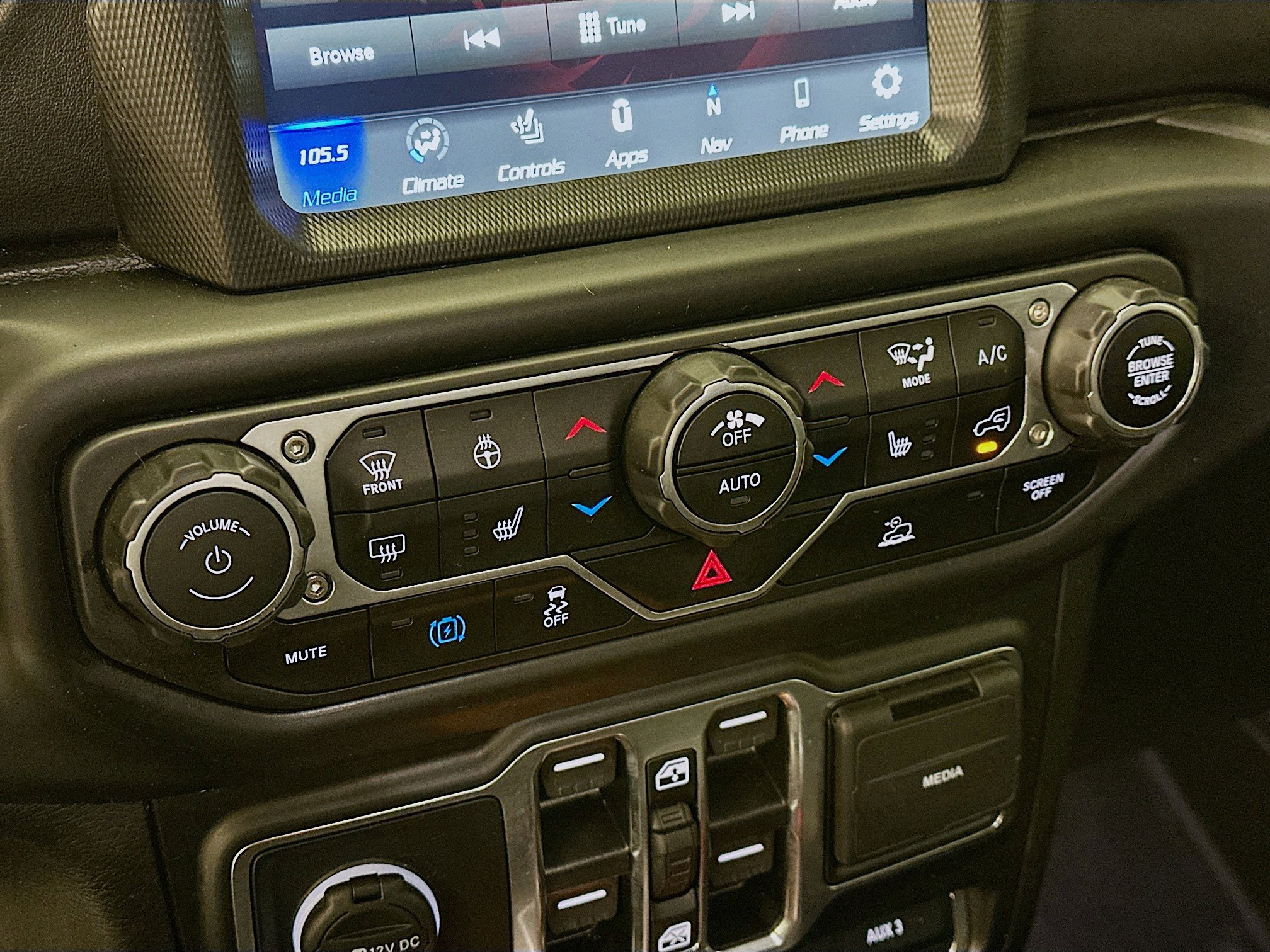 Used 2022 Jeep Wrangler Sahara w/ Cold Weather Group image 24