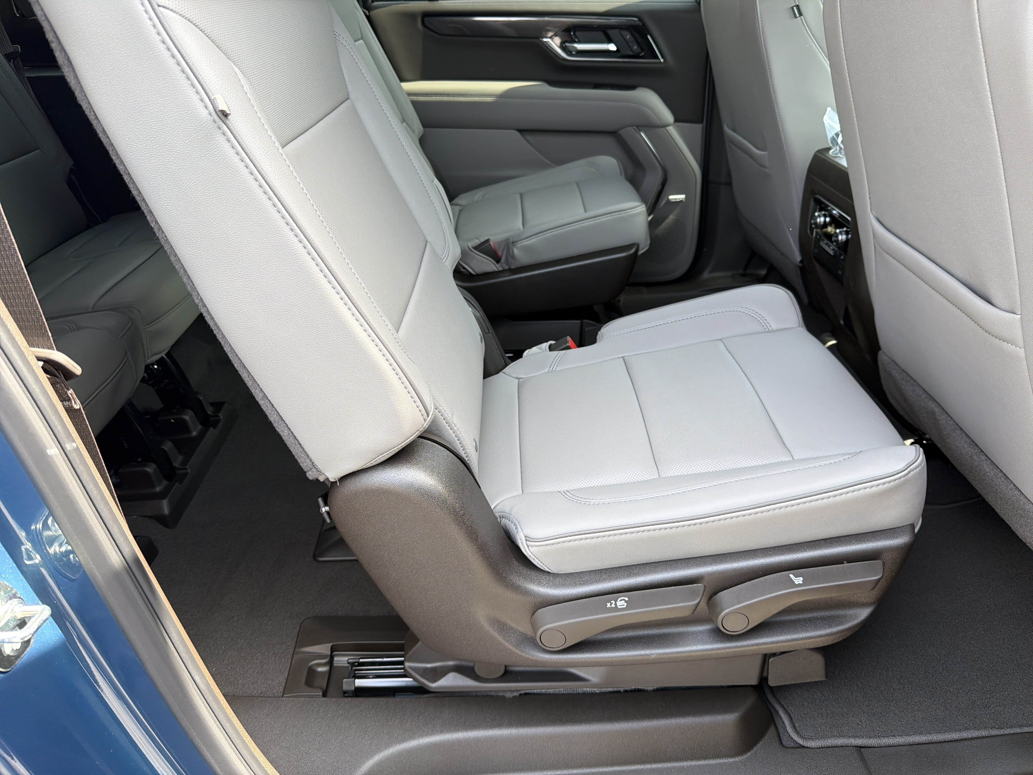 New 2026 GMC Yukon XL Elevation RWD image 17