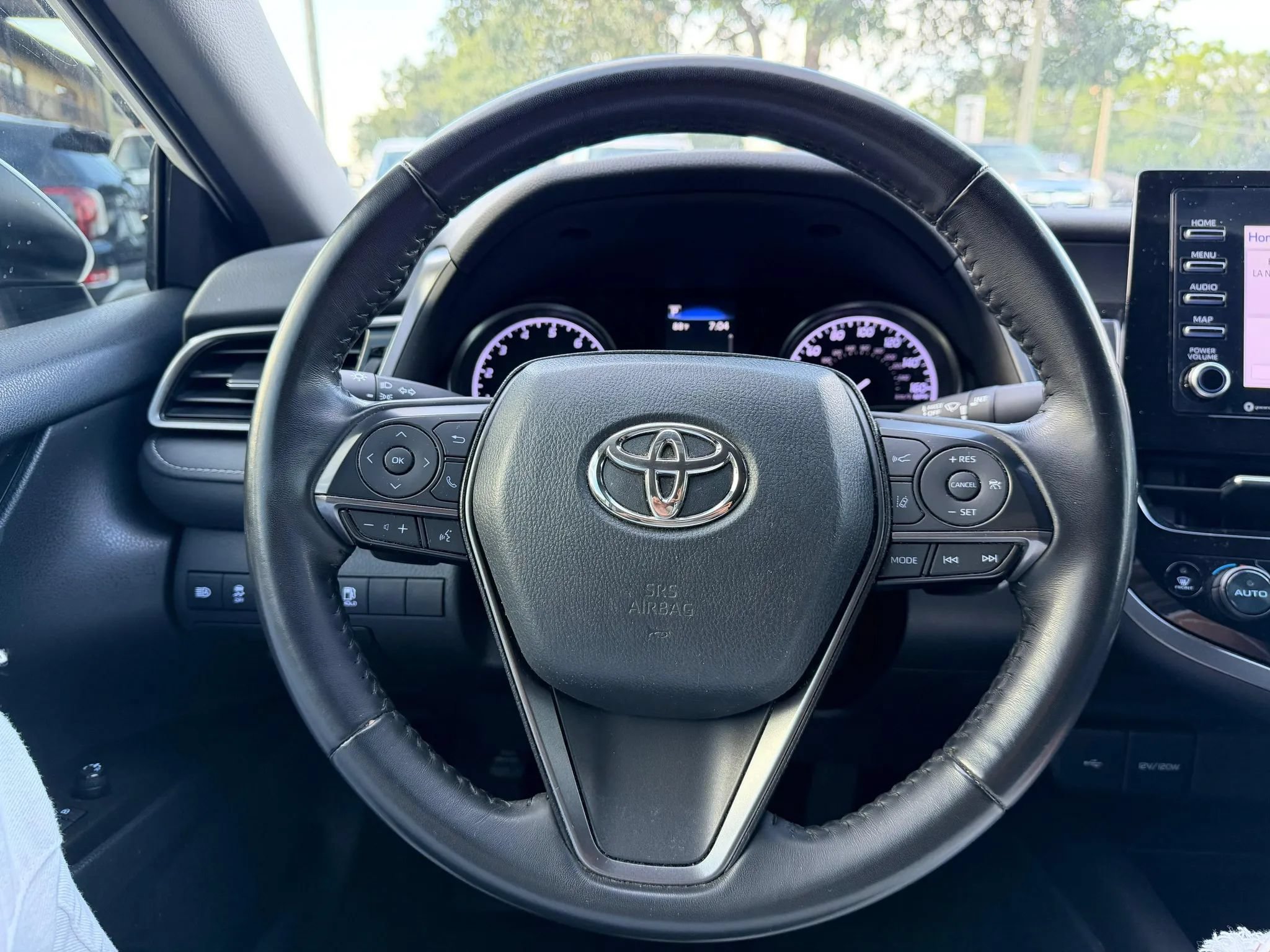 Used 2024 Toyota Camry SE w/ Convenience Package FWD image 8