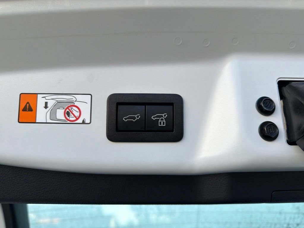 Used 2025 Toyota Prius Limited AWD/4WD image 18